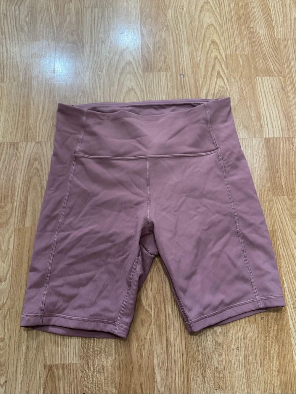 Lululemon High-Waist Mauve Workout Bike Shorts size 10